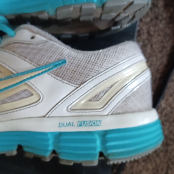 Women's sneakers - Picture 5 of 5